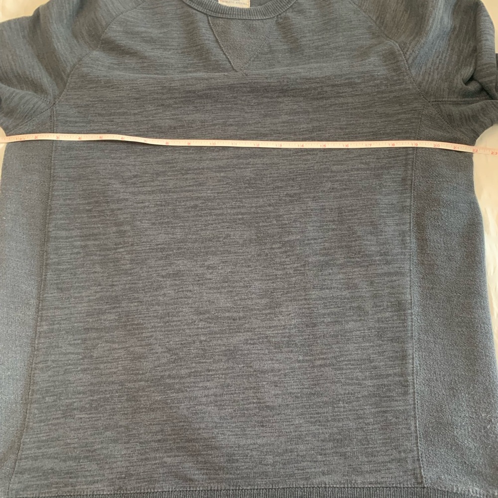 Champion Sweatshirt - Picture 10 of 16